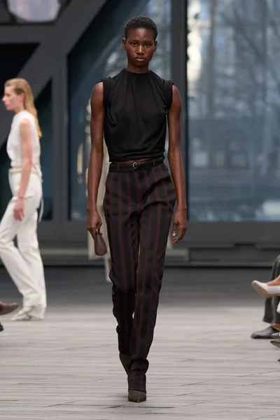 Look 8